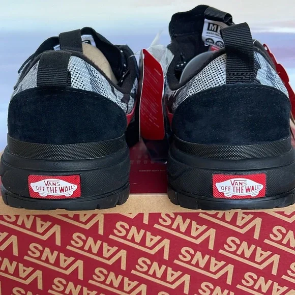 Vans Men’s Ultrarange Exo
Arctic Camo Black
VN0A5KS4BLK
Sneakers - Picture 14 of 16